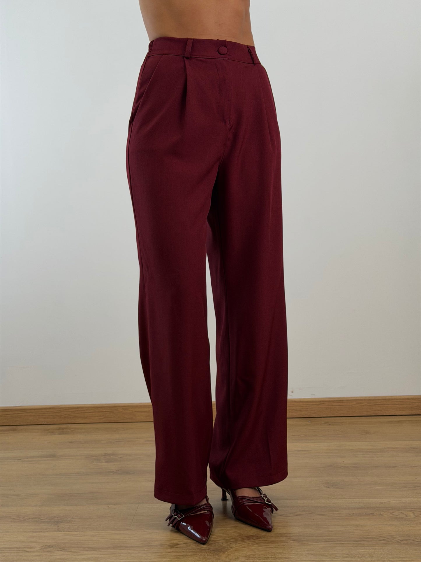 Traje corsé burdeos
