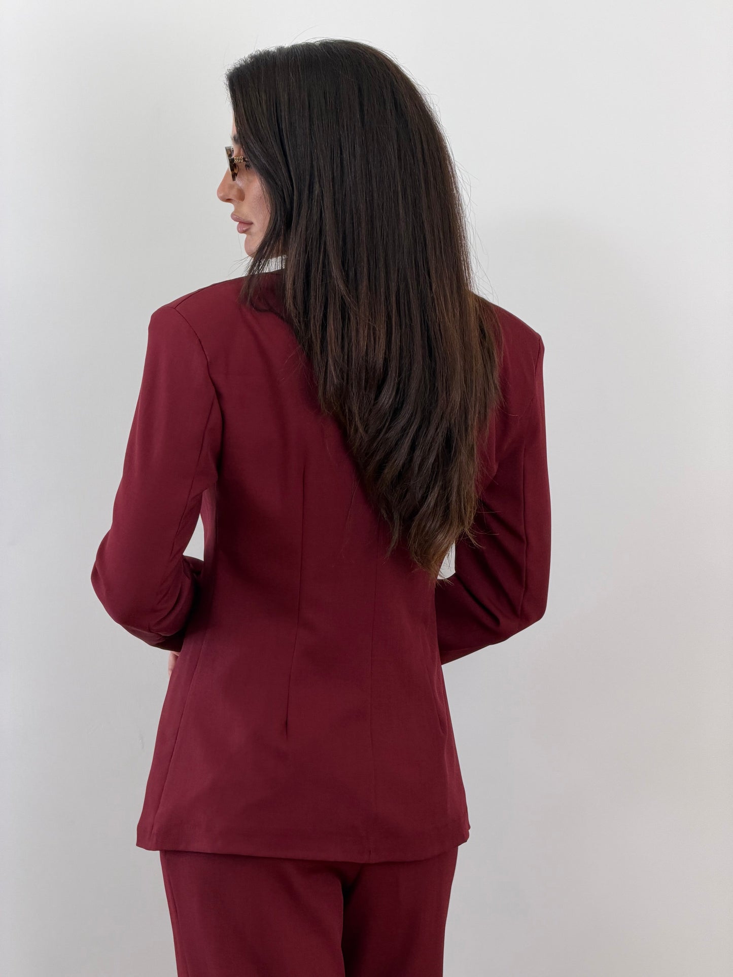 Traje corsé burdeos