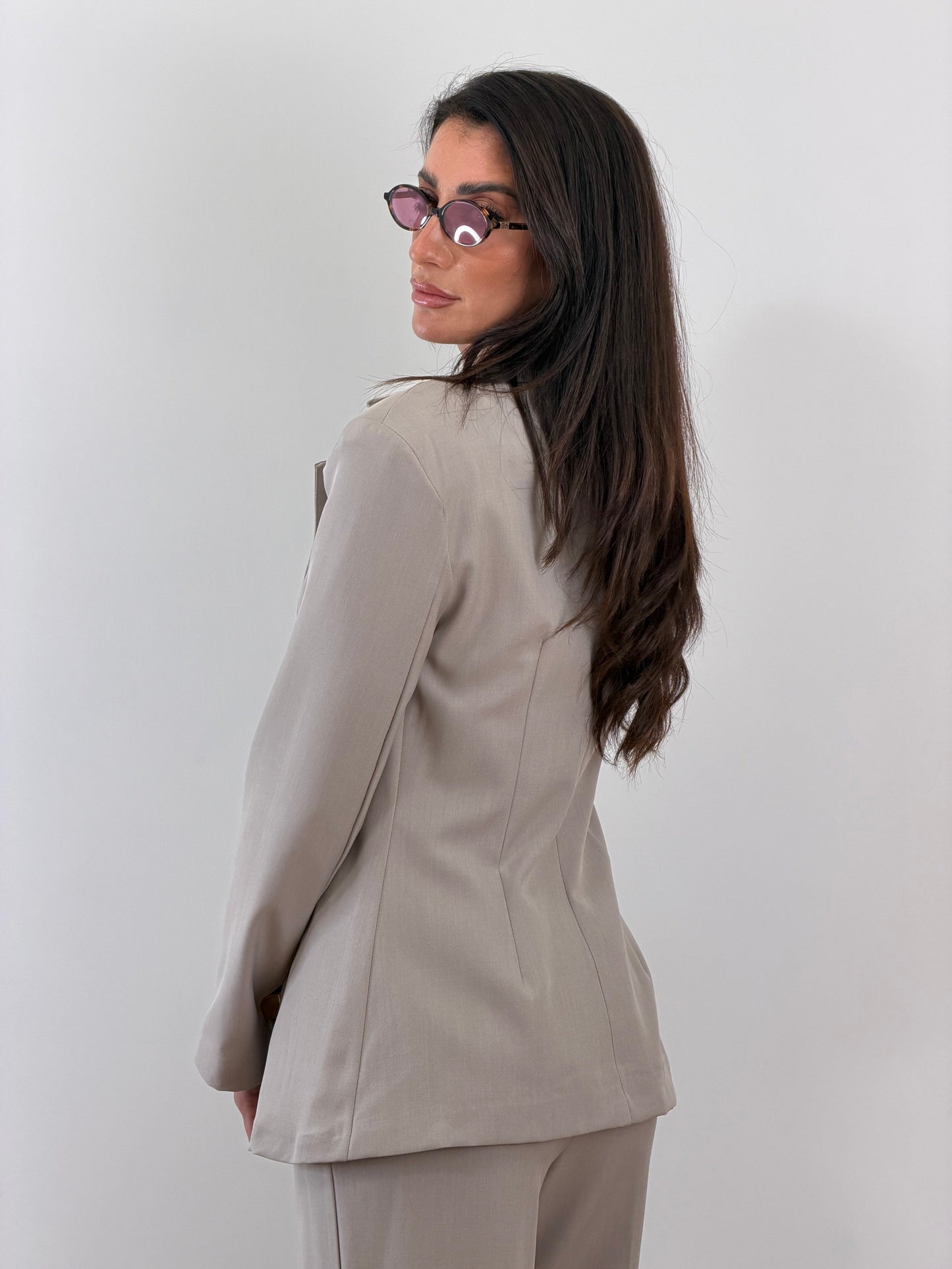 Traje corsé beige