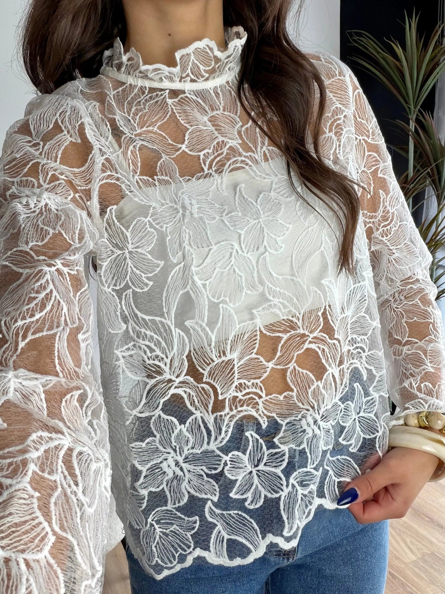 Blusa de encaje blanca