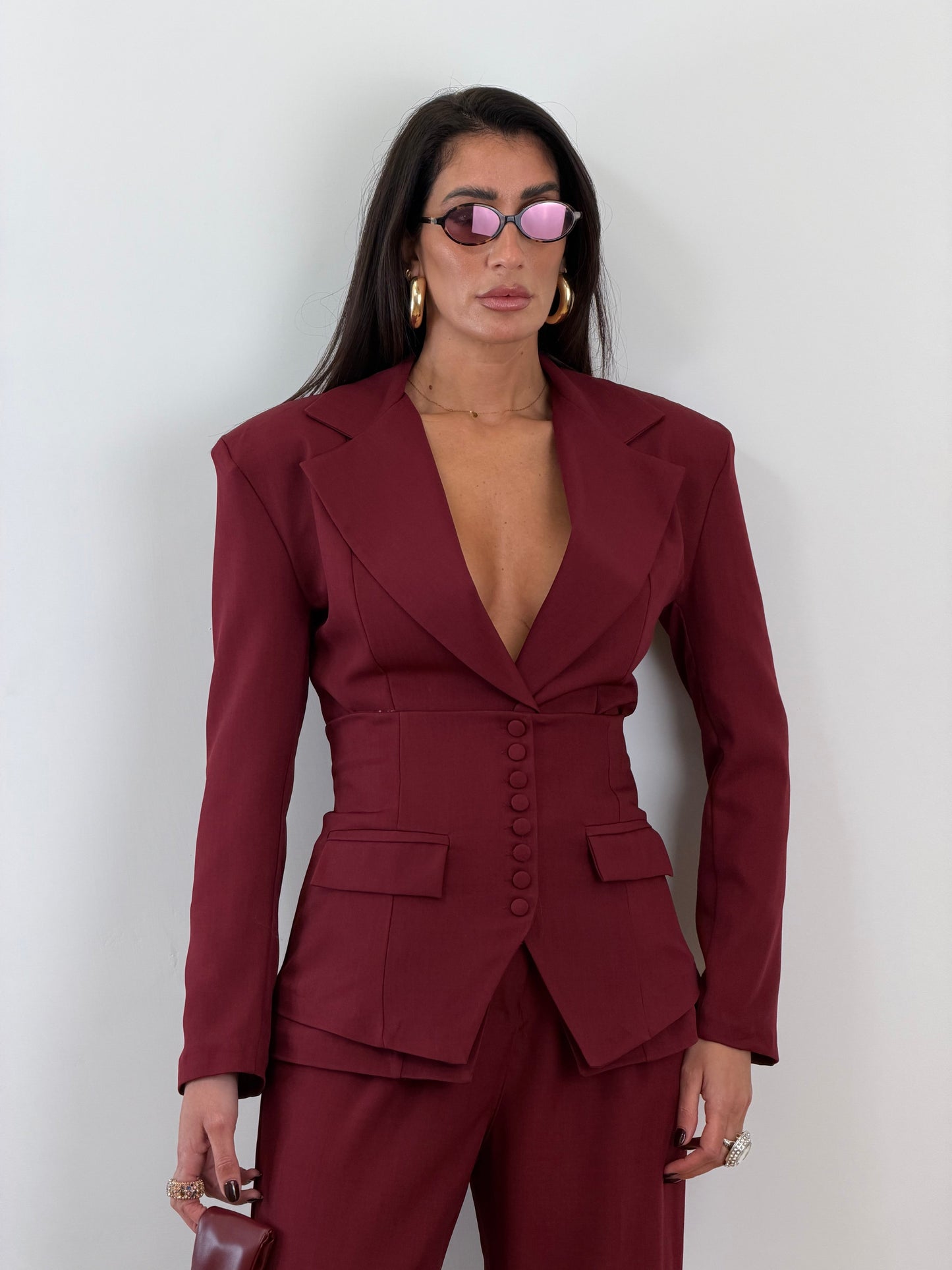 Traje corsé burdeos