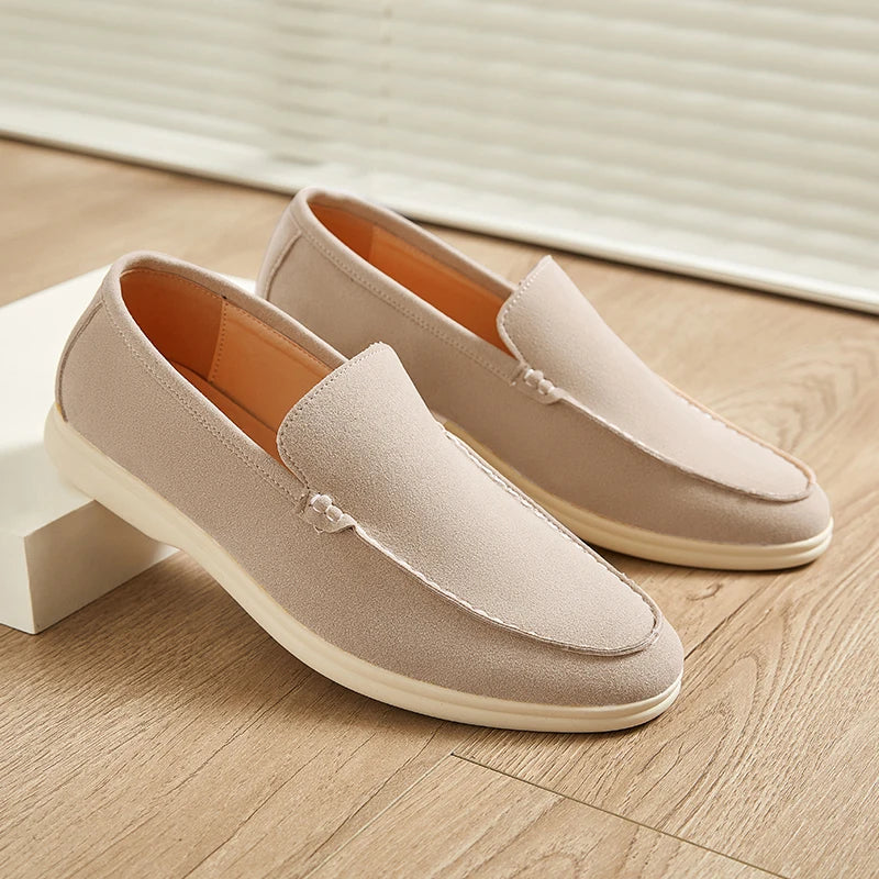 Elegantes mocasines de ante