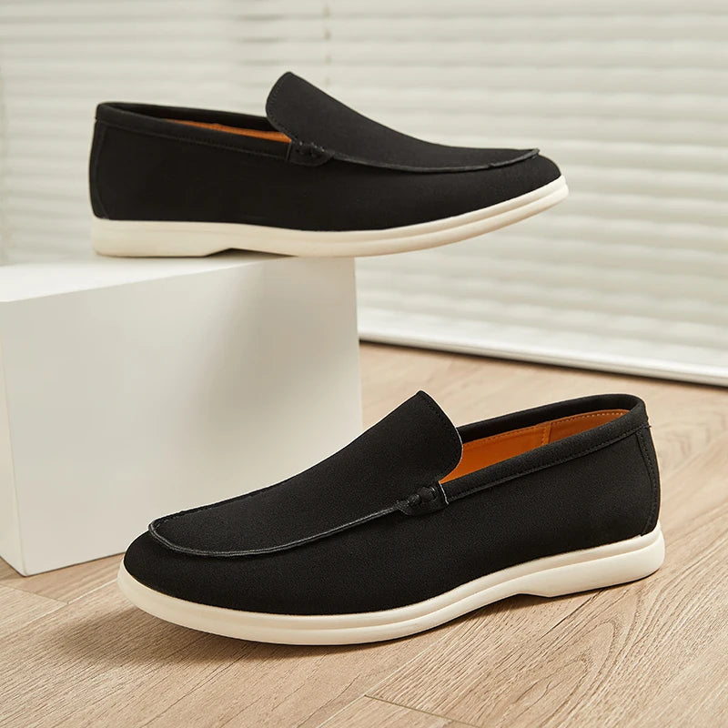Elegantes mocasines de ante